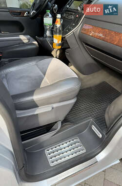 Мінівен Volkswagen Multivan 2011 в 