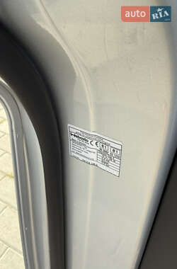 Мінівен Volkswagen Multivan 2011 в 