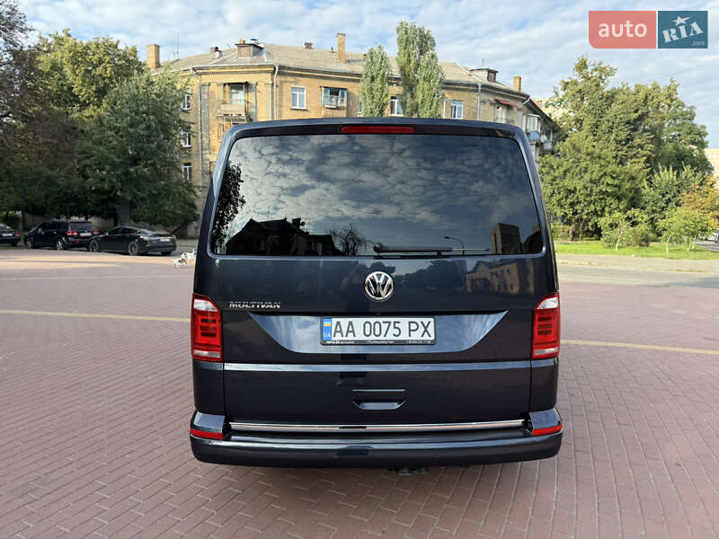 Минивэн Volkswagen Multivan 2018 в Киеве