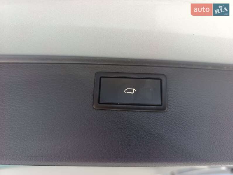 Минивэн Volkswagen Multivan 2019 в Киеве фото 19 Минивэн Volkswagen Multivan 2019 в Киеве