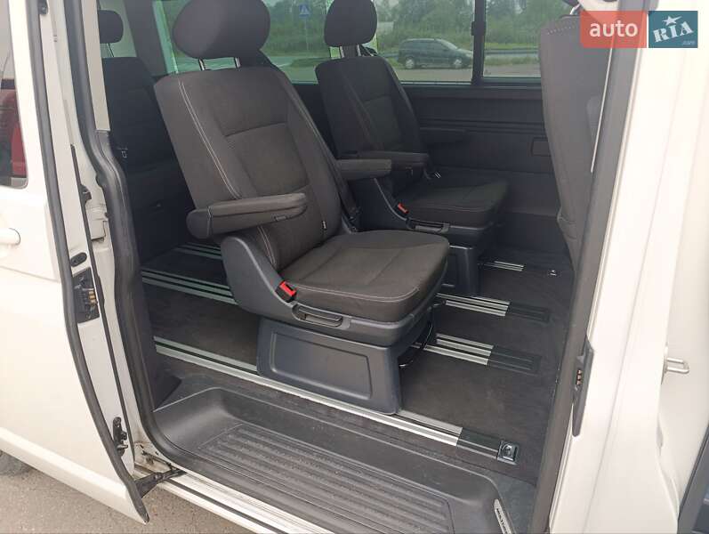 Минивэн Volkswagen Multivan 2017 в Долине фото 5 Минивэн Volkswagen Multivan 2017 в Долине