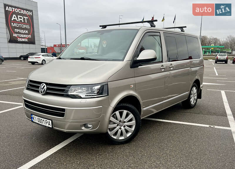 Минивэн Volkswagen Multivan 2011 в Киеве