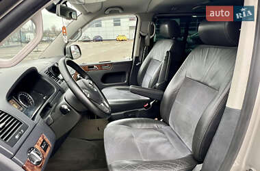 Мінівен Volkswagen Multivan 2011 в 