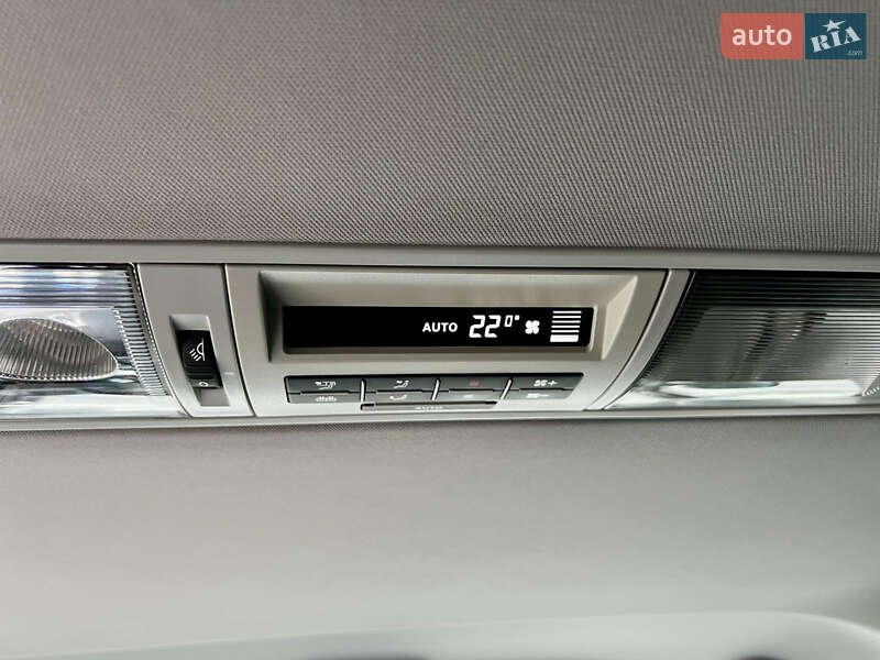 Минивэн Volkswagen Multivan 2011 в Киеве