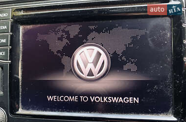 Минивэн Volkswagen Multivan 2016 в 