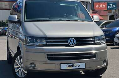 Мінівен Volkswagen Multivan 2015 в 
