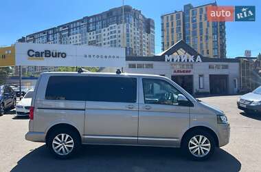 Мінівен Volkswagen Multivan 2015 в 