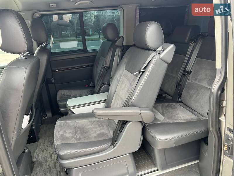 Минивэн Volkswagen Multivan 2015 в Одессе