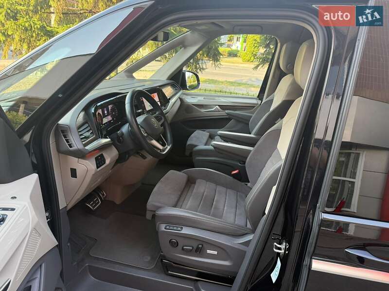 Мінівен Volkswagen Multivan 2022 в Києві