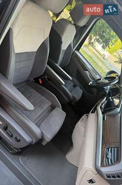 Минивэн Volkswagen Multivan 2022 в Киеве