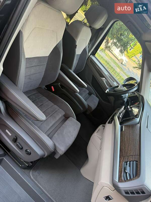 Мінівен Volkswagen Multivan 2022 в Києві