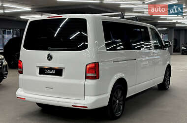 Минивэн Volkswagen Multivan 2015 в 