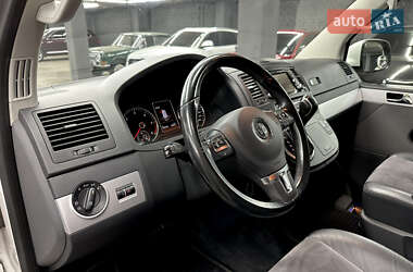 Минивэн Volkswagen Multivan 2015 в 