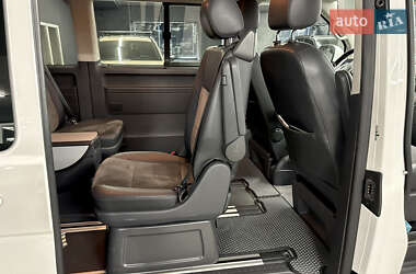 Минивэн Volkswagen Multivan 2015 в 