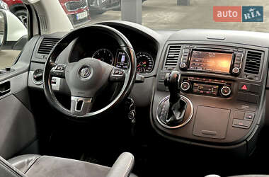 Минивэн Volkswagen Multivan 2015 в 