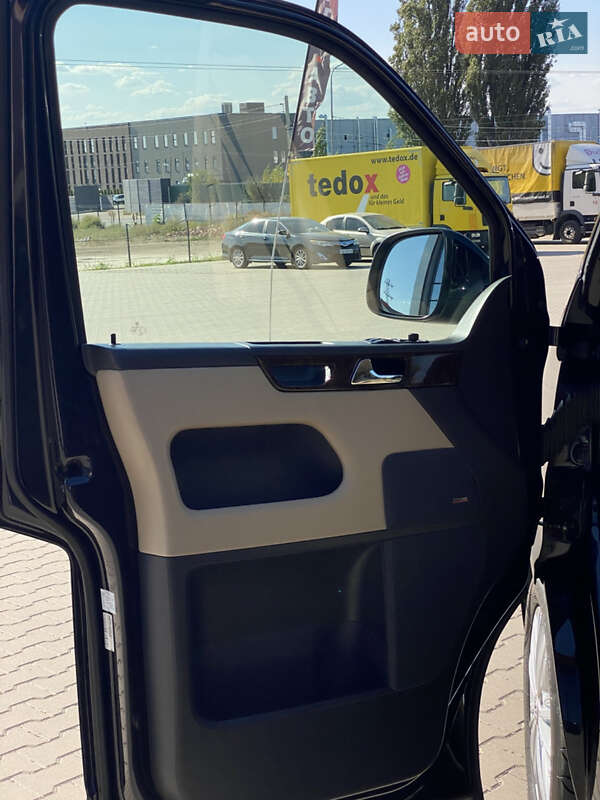 Минивэн Volkswagen Multivan 2014 в Киеве