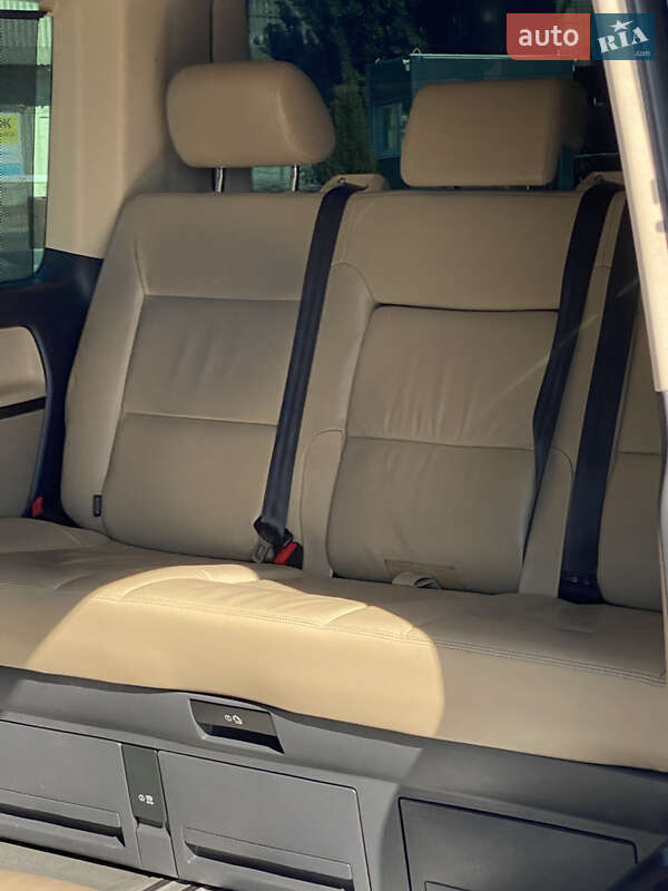 Минивэн Volkswagen Multivan 2014 в Киеве
