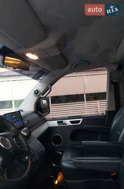 Минивэн Volkswagen Multivan 2006 в 