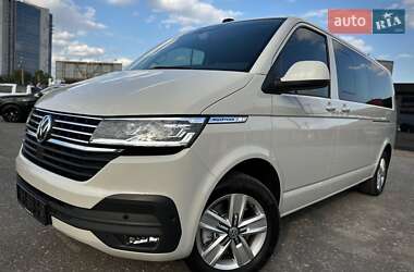 Мінівен Volkswagen Multivan 2020 в 