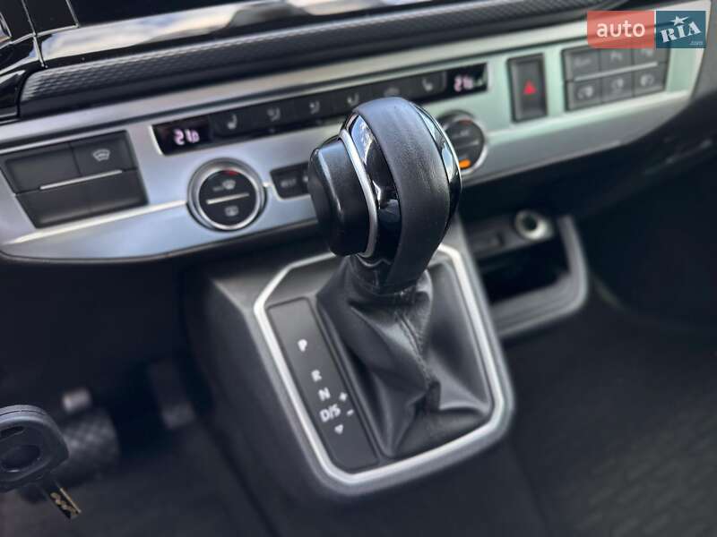 Минивэн Volkswagen Multivan 2020 в Киеве