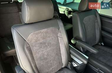 Мінівен Volkswagen Multivan 2020 в 
