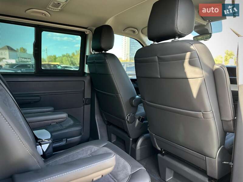 Минивэн Volkswagen Multivan 2020 в Киеве