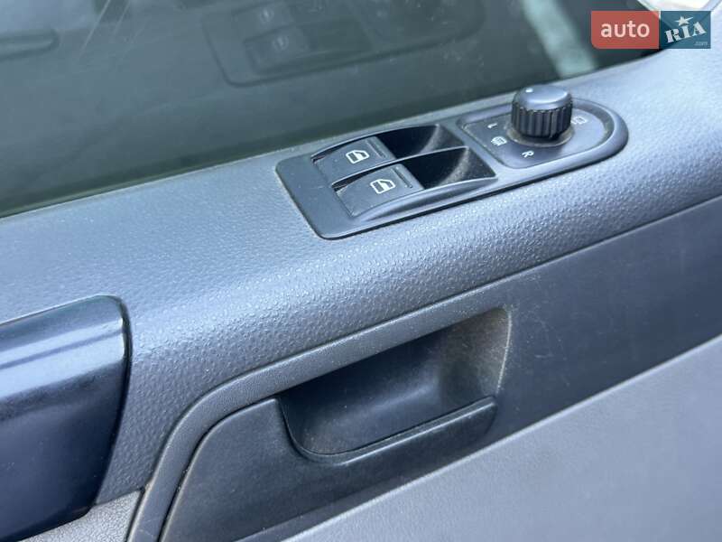 Минивэн Volkswagen Multivan 2007 в Одессе фото 16 Минивэн Volkswagen Multivan 2007 в Одессе