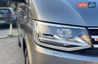Минивэн Volkswagen Multivan 2017 в 