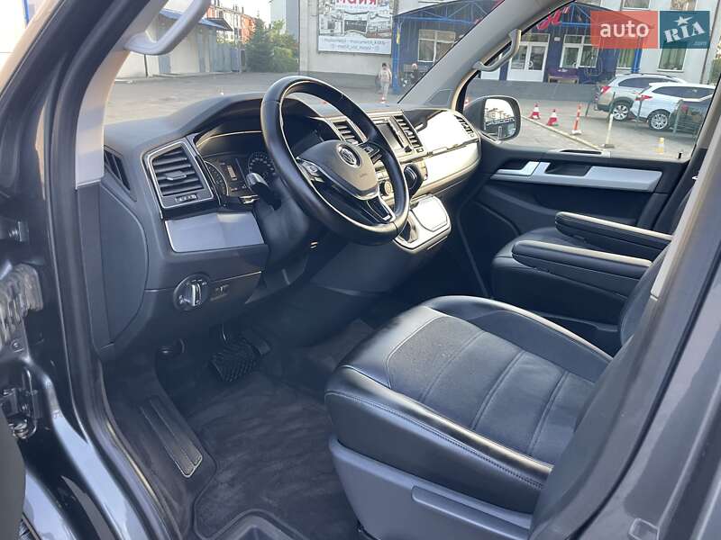 Минивэн Volkswagen Multivan 2017 в Черновцах