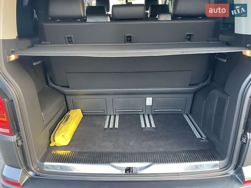 Минивэн Volkswagen Multivan 2017 в Черновцах