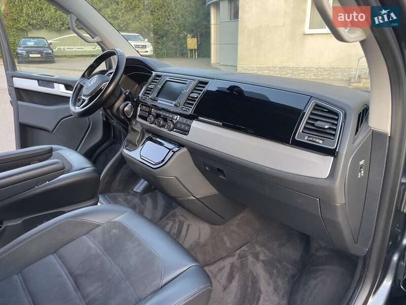 Минивэн Volkswagen Multivan 2017 в Черновцах