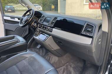 Минивэн Volkswagen Multivan 2017 в 