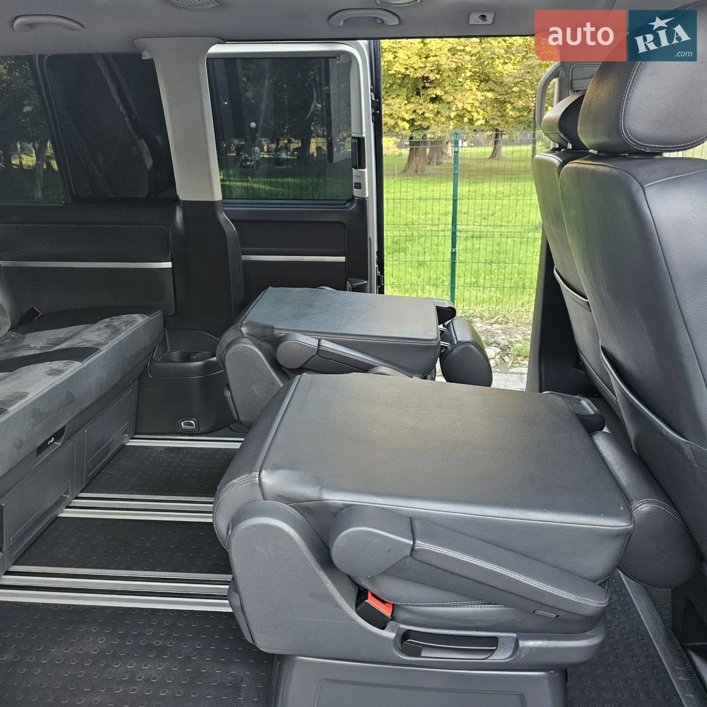 2011 Volkswagen Multivan - мініатюра 3
