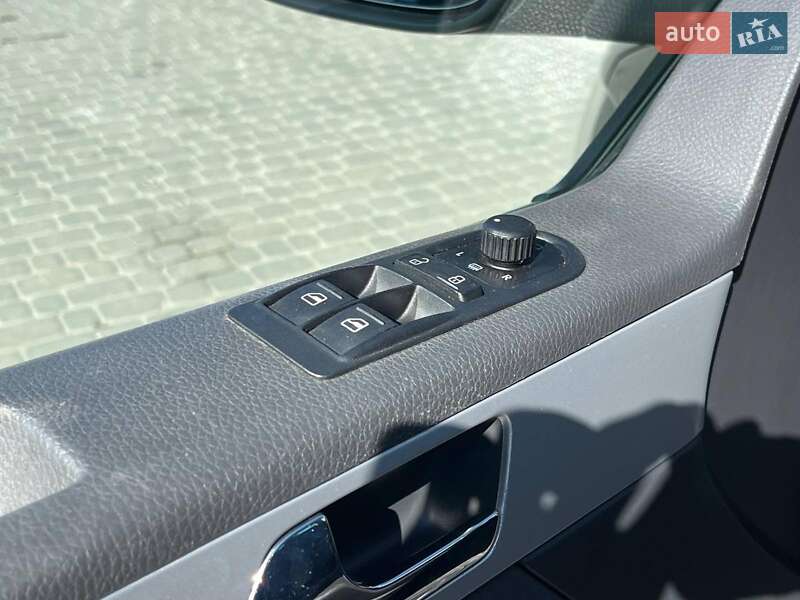 Минивэн Volkswagen Multivan 2012 в Львове фото 17 Минивэн Volkswagen Multivan 2012 в Львове