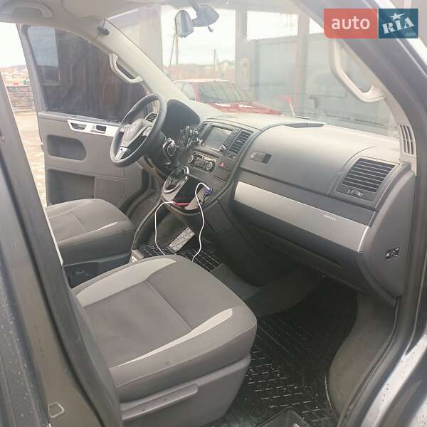Минивэн Volkswagen Multivan 2013 в Ровно