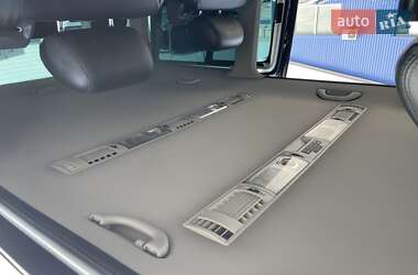 Минивэн Volkswagen Multivan 2012 в 