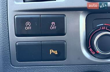Мінівен Volkswagen Multivan 2013 в 