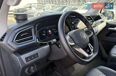 Минивэн Volkswagen Multivan 2024 в 