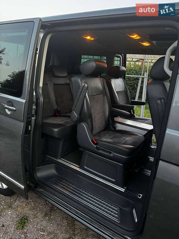 Минивэн Volkswagen Multivan 2010 в Киеве