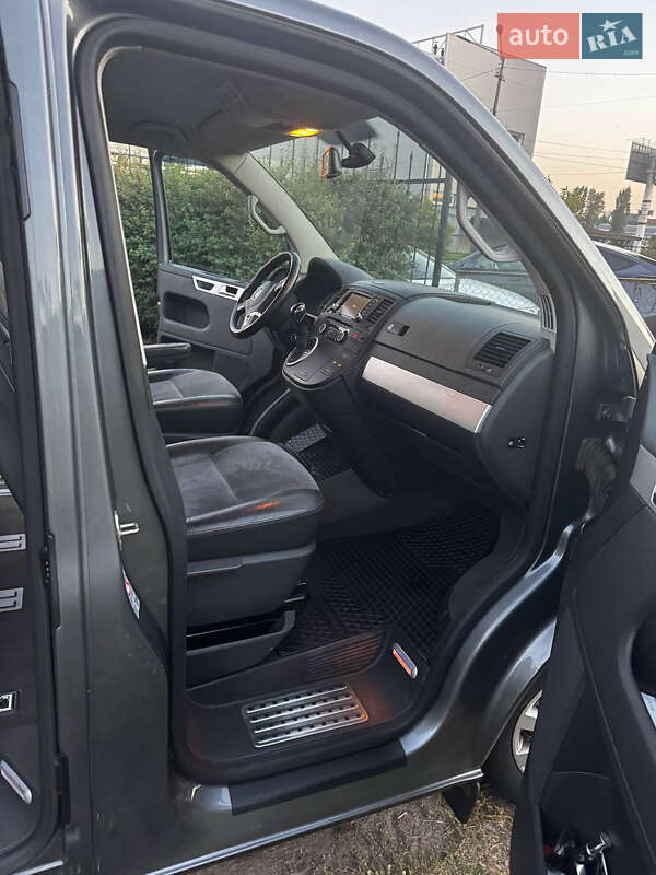 Минивэн Volkswagen Multivan 2010 в Киеве