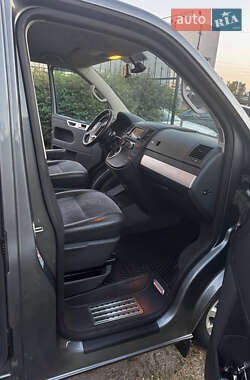 Мінівен Volkswagen Multivan 2010 в 
