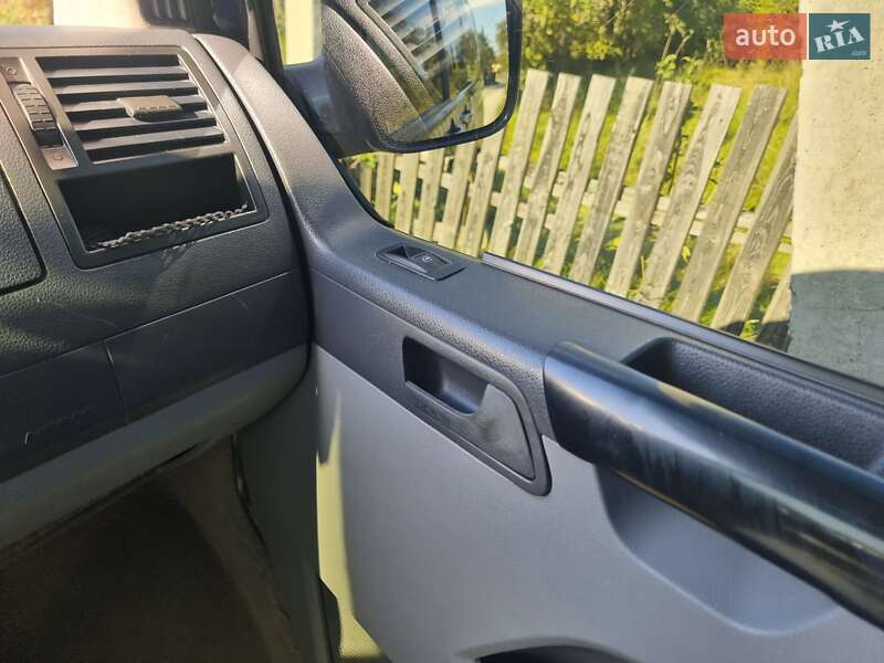 Минивэн Volkswagen Multivan 2005 в Болехове фото 39 Минивэн Volkswagen Multivan 2005 в Болехове