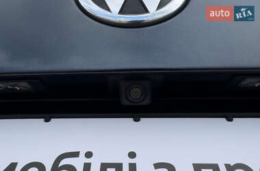 Минивэн Volkswagen Multivan 2019 в 