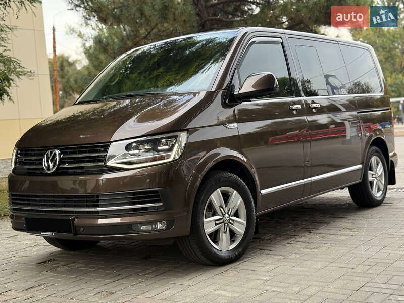 Минивэн Volkswagen Multivan 2016 в Днепре