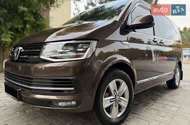 Минивэн Volkswagen Multivan 2016 в 