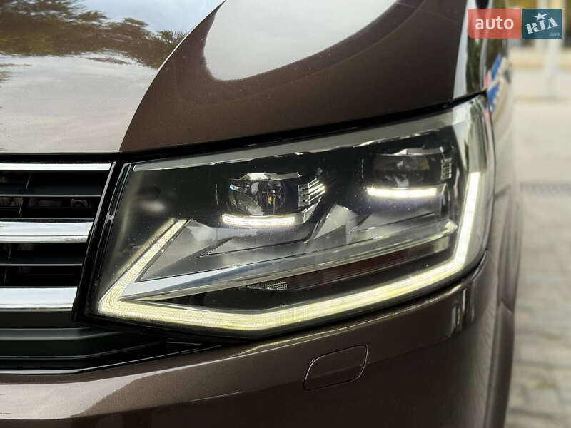 Минивэн Volkswagen Multivan 2016 в Днепре