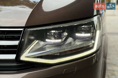 Минивэн Volkswagen Multivan 2016 в 