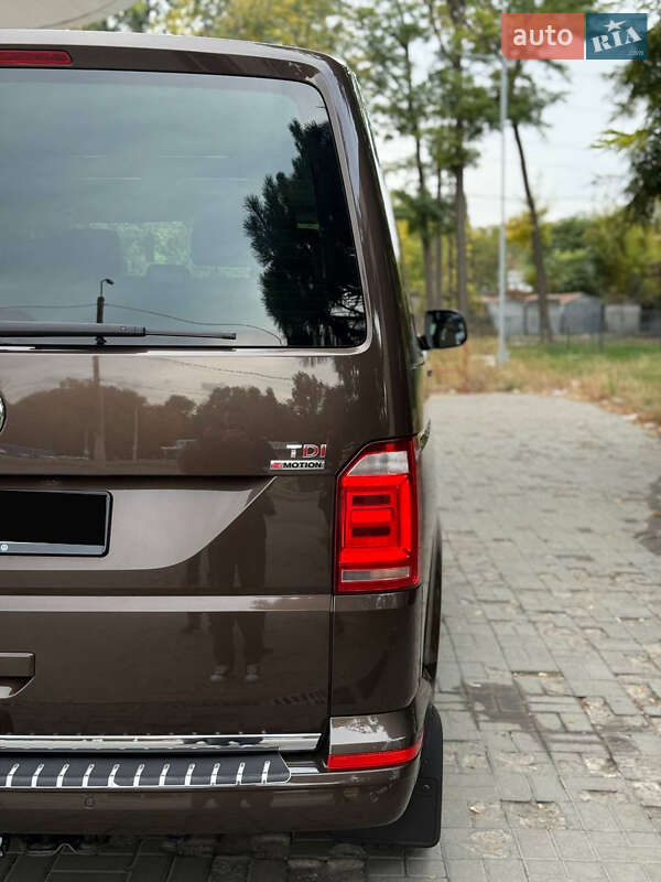 Минивэн Volkswagen Multivan 2016 в Днепре