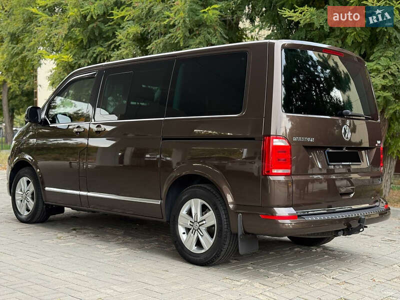 Минивэн Volkswagen Multivan 2016 в Днепре