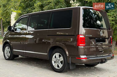 Минивэн Volkswagen Multivan 2016 в 